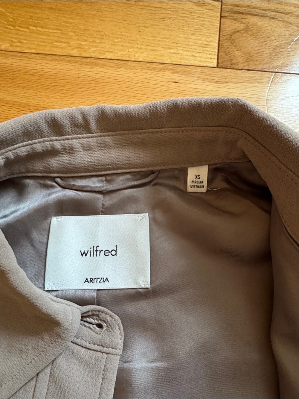 Aritzia Wilfred Little Cropped Jacket Nomad Taupe - Picture 2 of 3